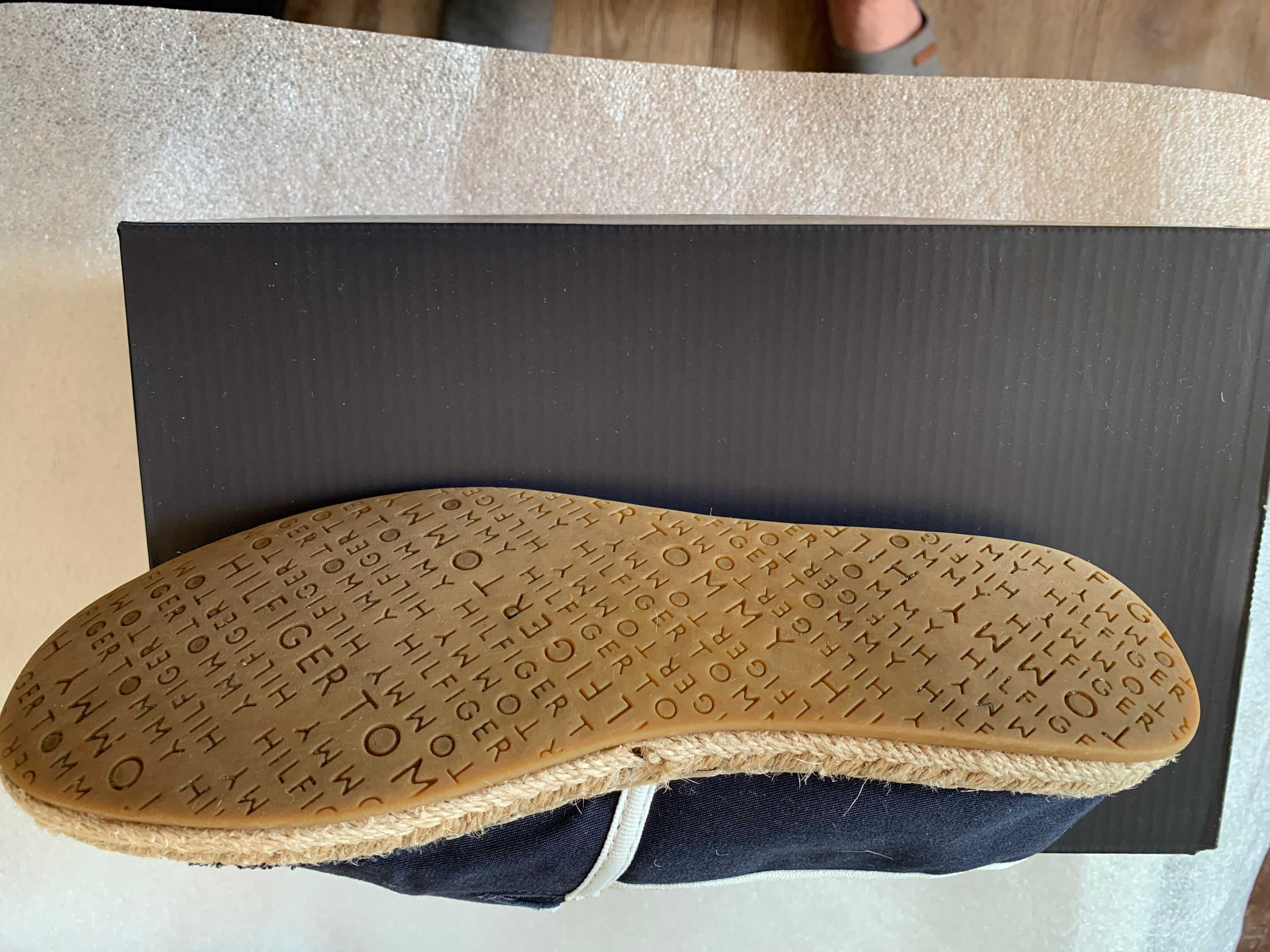 Продам мокасины Tjmmy Hilfiger.