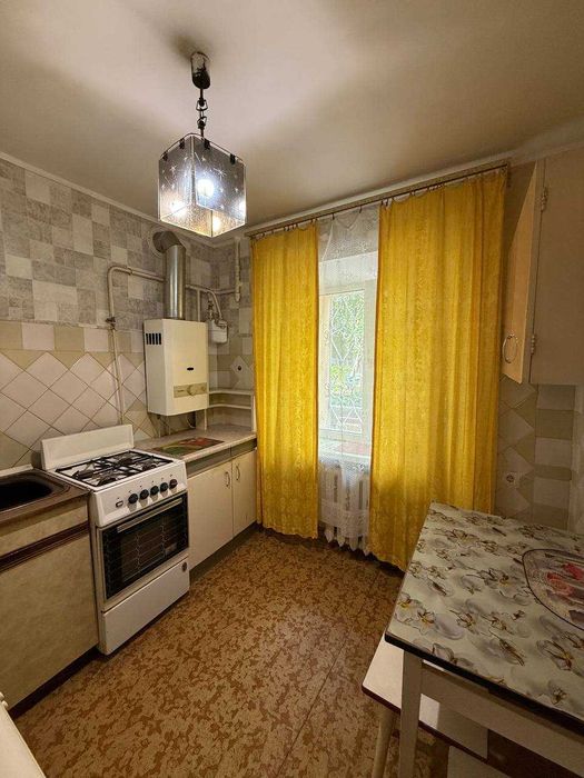 2к. квартира,1 поверх,центр,цегла,ремонт