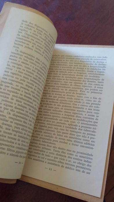 Defesa e Assistência aos Tuberculosos 2 livros