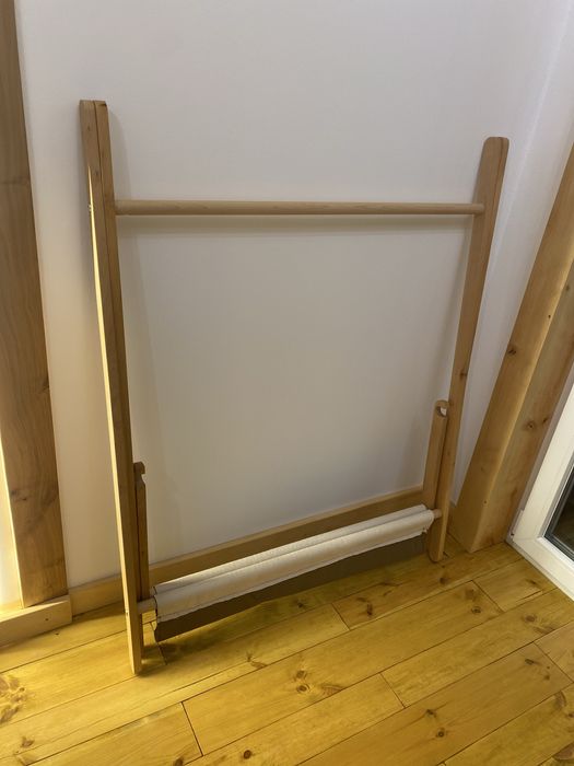 Рейл стійка для одягу з дерева вішак полочка стойка