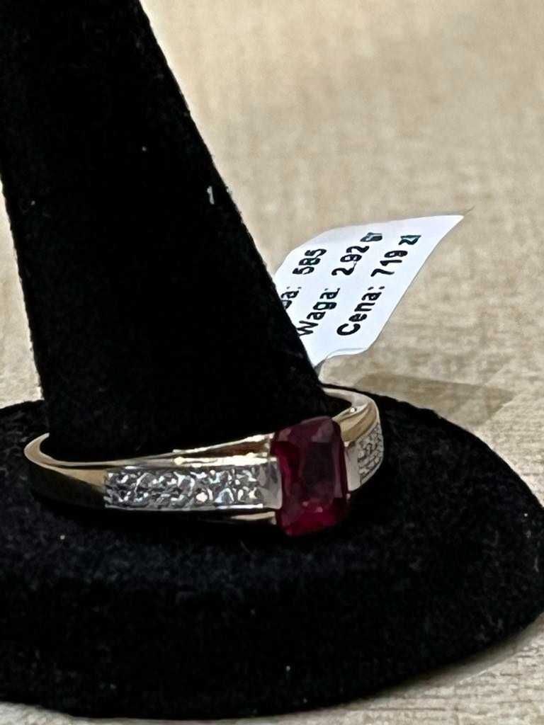 Złoty pierścionek pr585, rubin z cyrkoniami, 2.92gr, rozm23/Komis