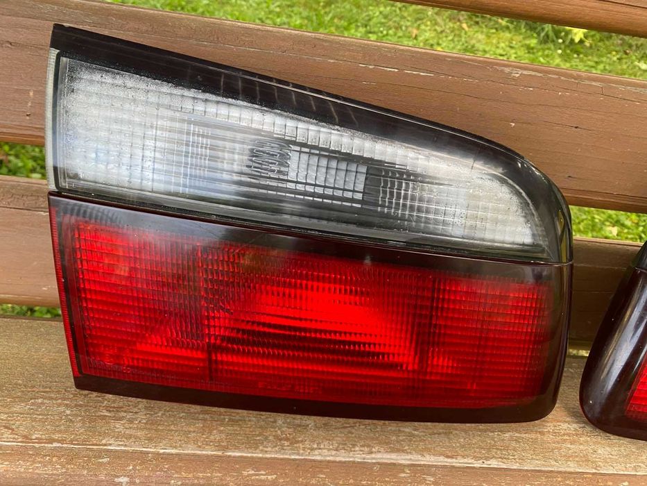 задні ліхтарі mazda 626 GW