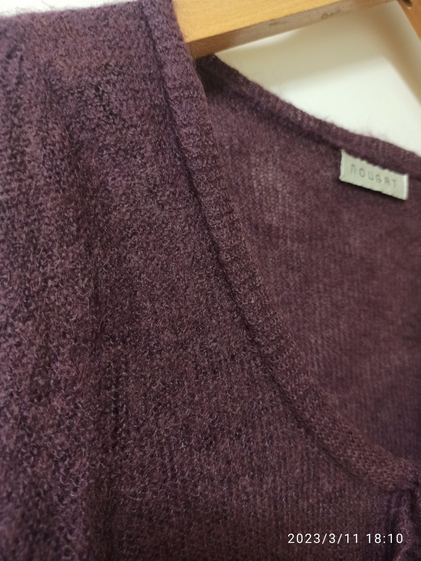 Śliczny, delikatny sweterek 32 procent kid mohair, 28 procent. merino