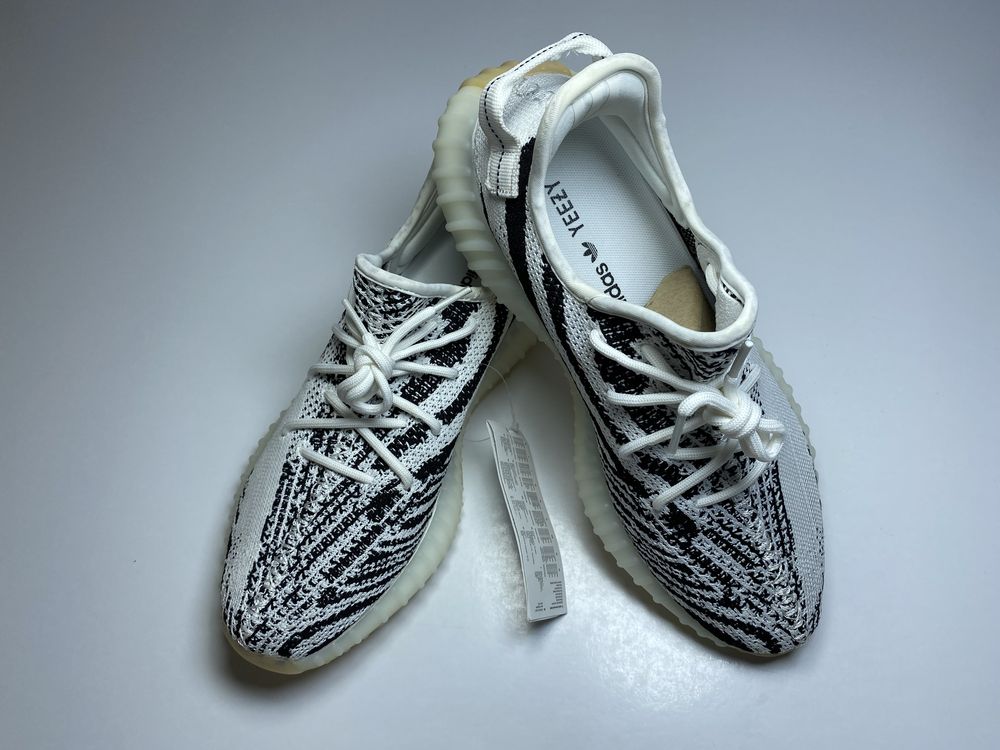 ОРИГІНАЛ 100% Кросівки ADIDAS YEEZY BOOST 350 V2 CP9654 (43-27.5см)