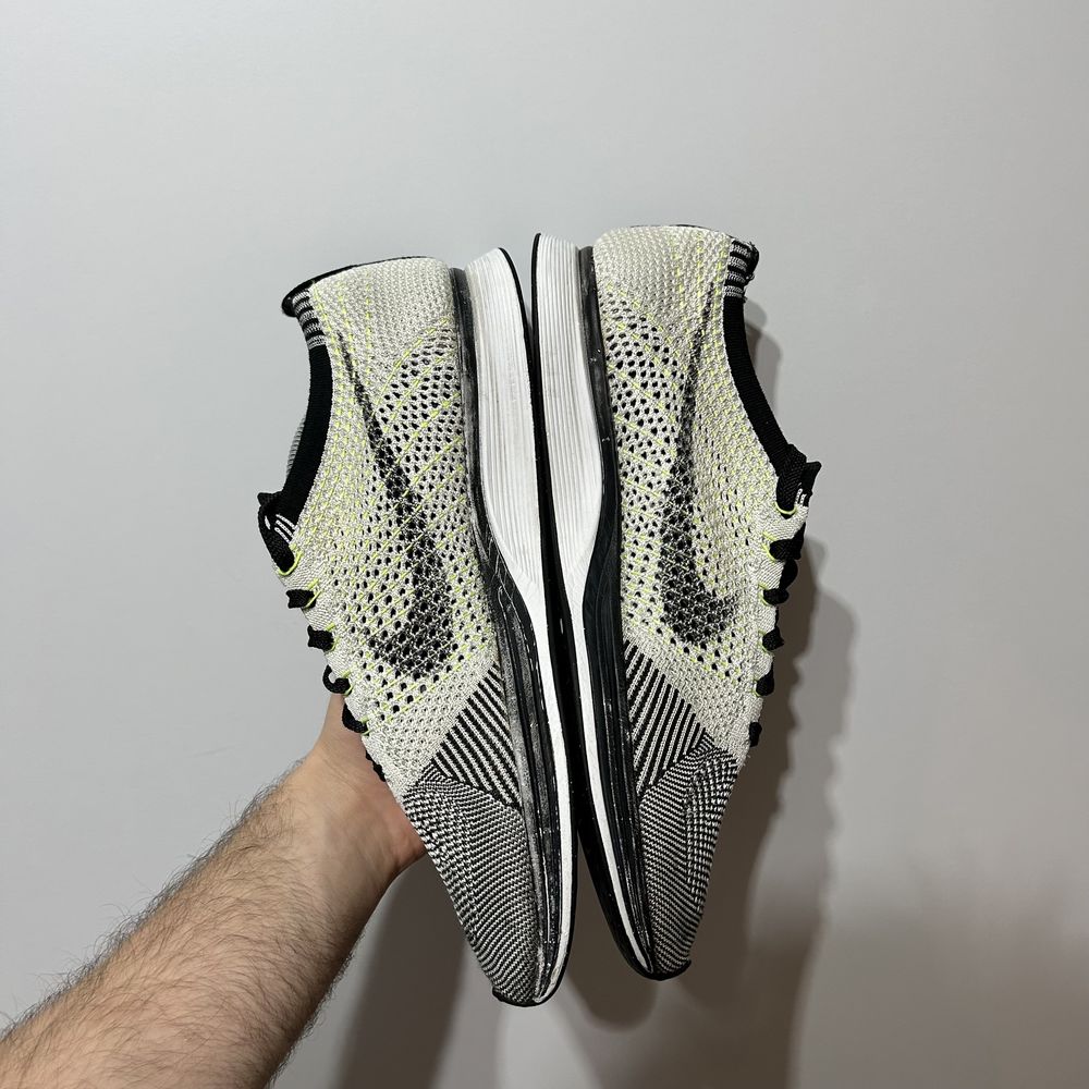 Buty do biegania Nike Flyknit Racer waffle swoosh oreo volt