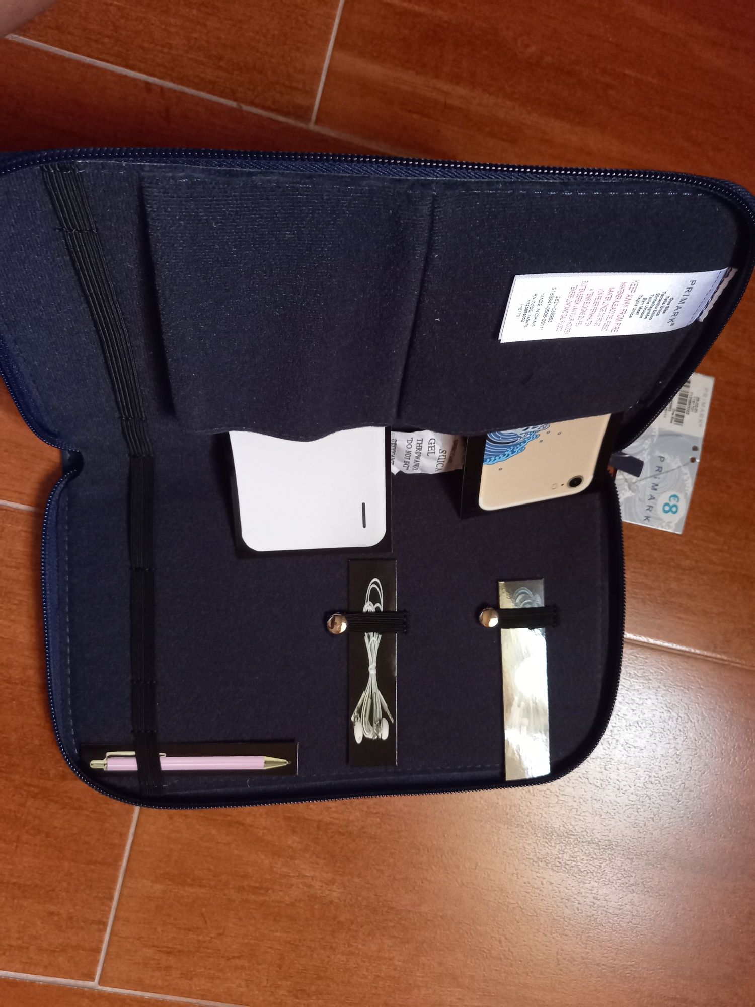 Travel wallet nova com etiqueta