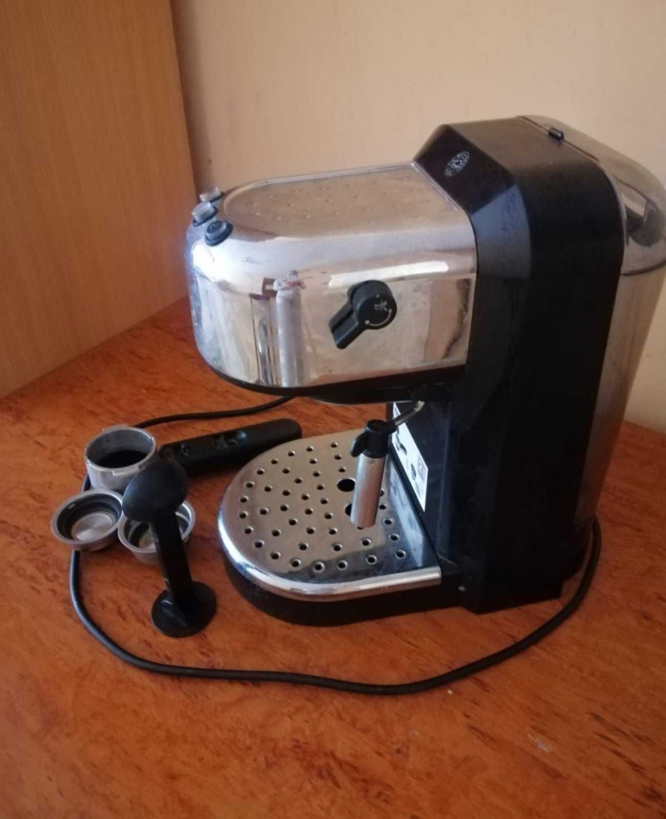 Кофеварка Delonghi