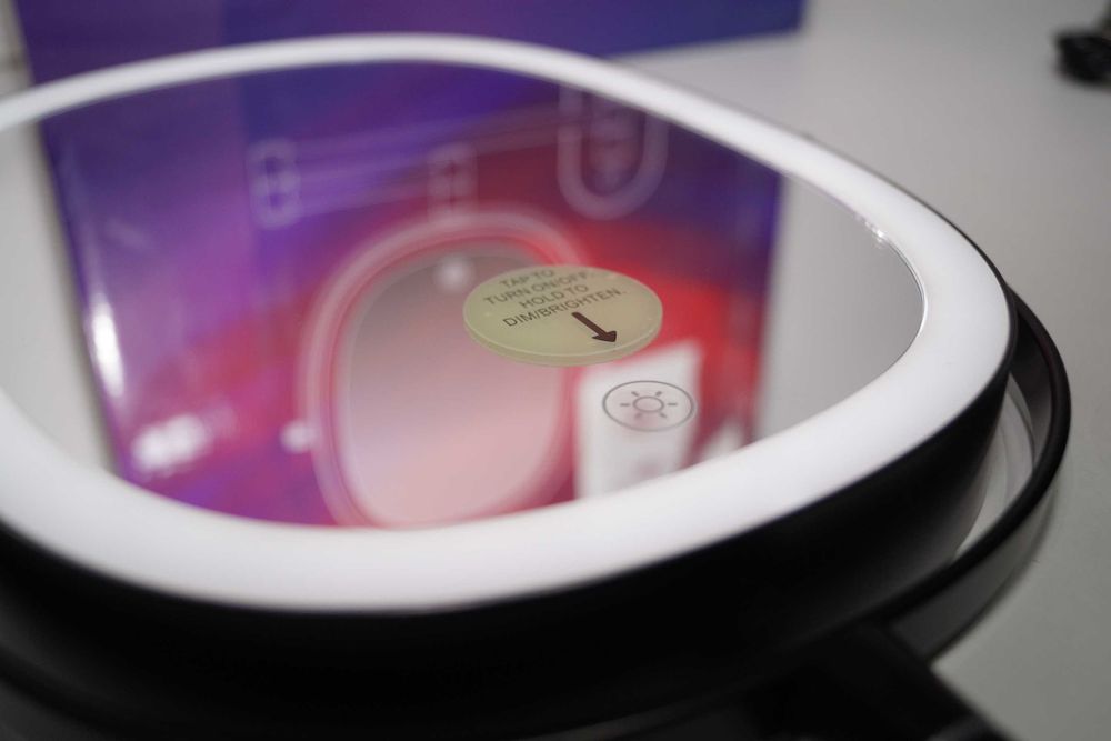 Czarne lustro ścienne 360 stopni LED z powiększeniem 7x