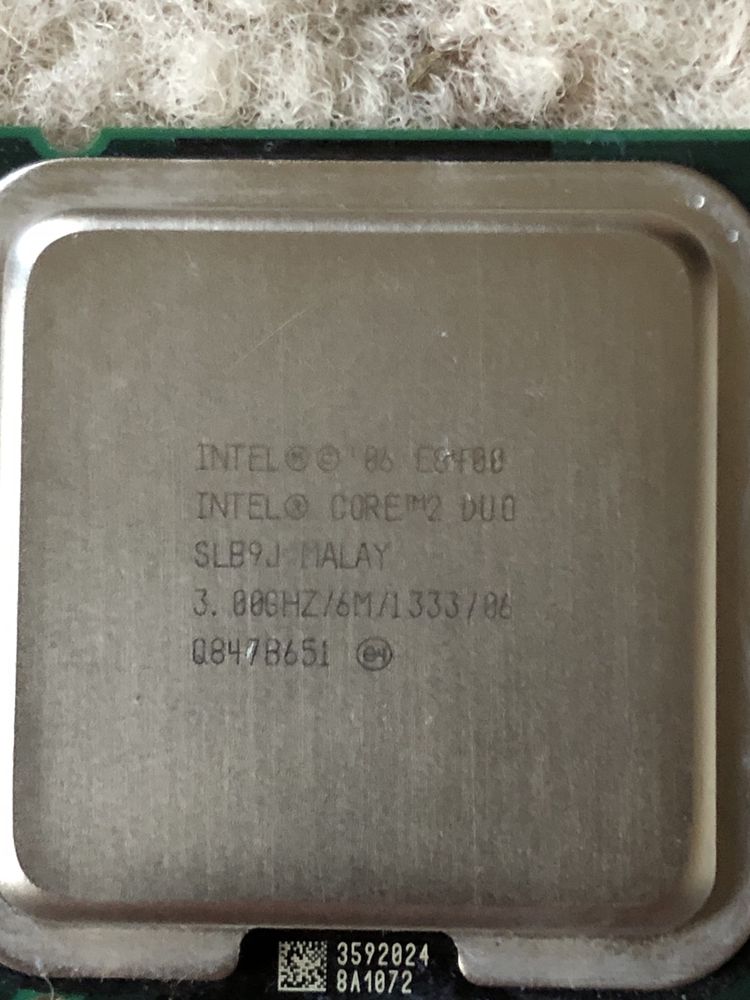 Процесор  intel core 2 duo E8400