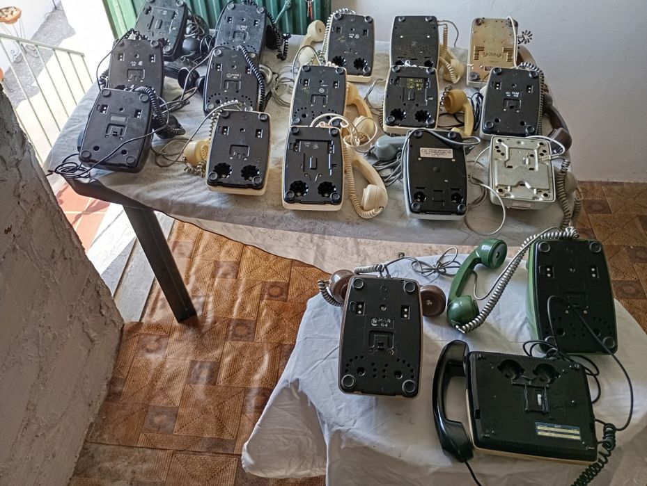 Telefones de disco verde, cremes cinzentos e pretos 18