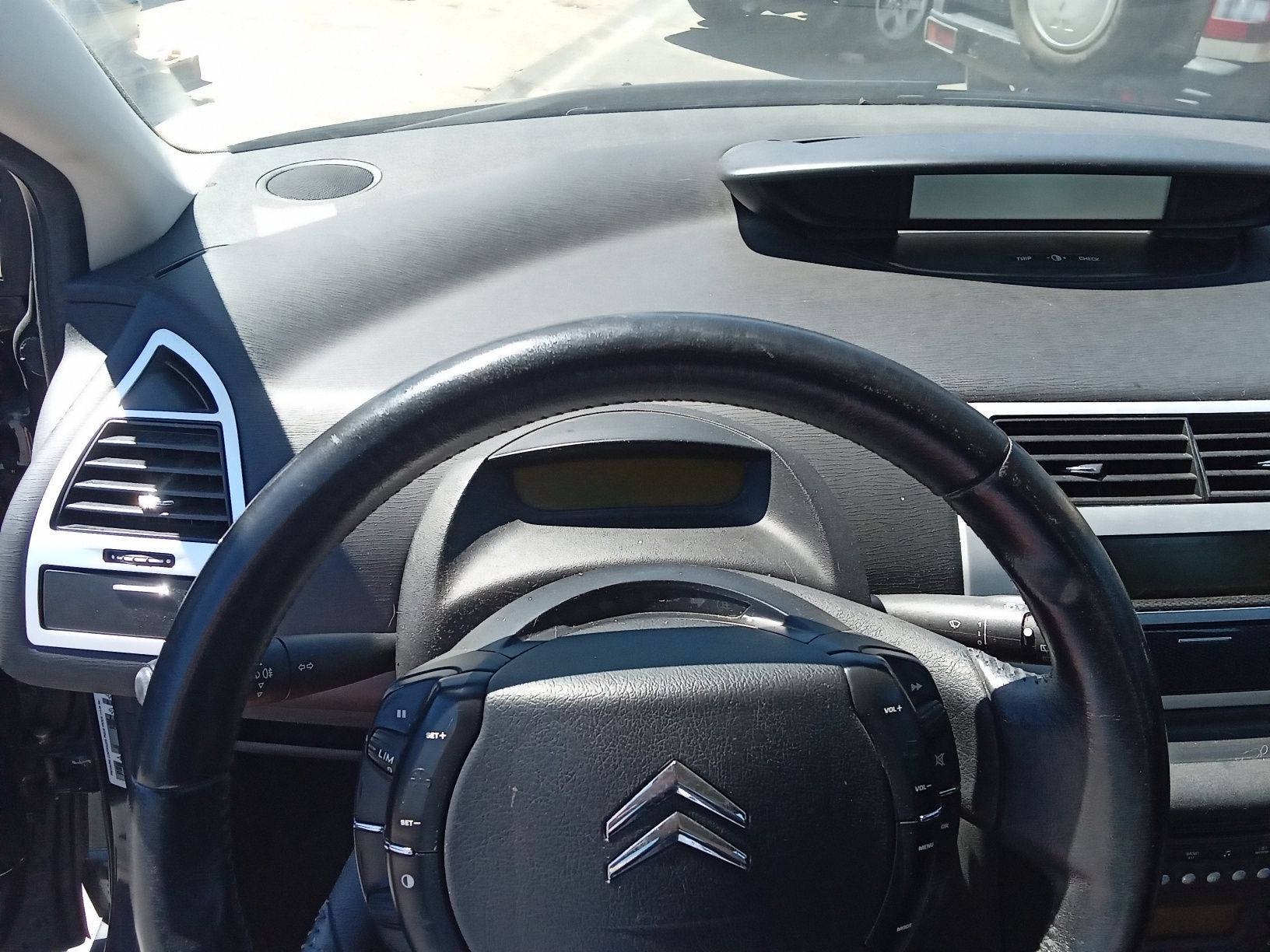 Konsola deska Citroen C4 z pasami oryginalna