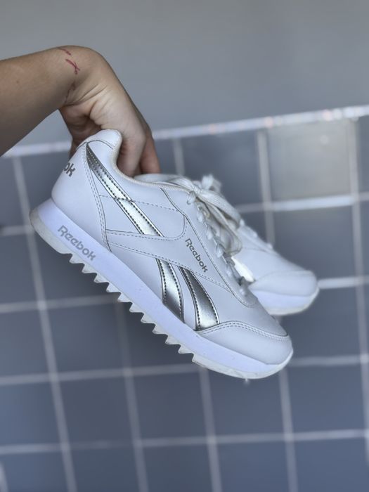 Жіночі кросівки rebook