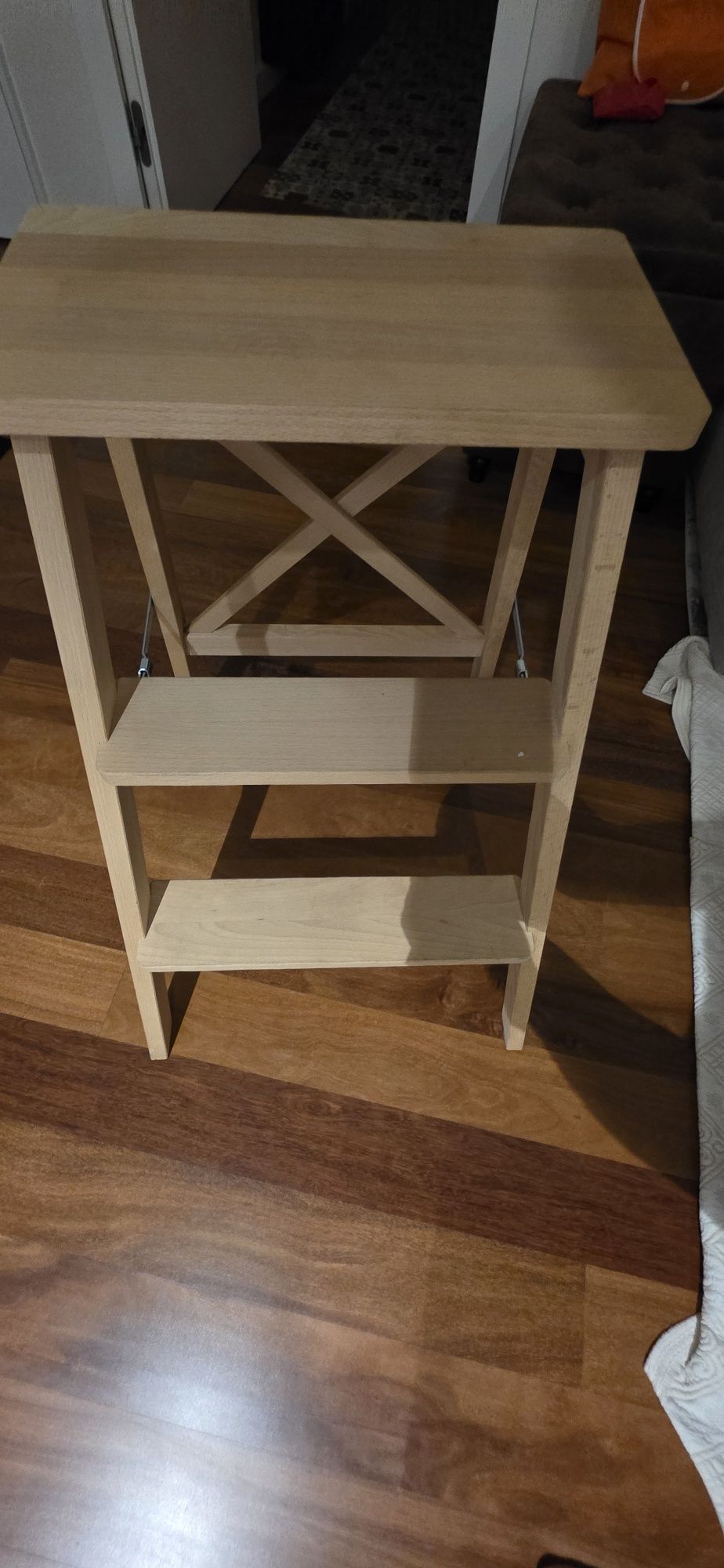 Escada IKEA Bekvam 2 degraus