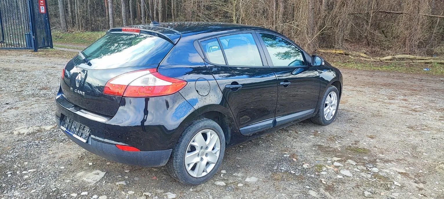 Renault Megane 1.6 16V hatchback tomtom podgrzewane siedzenia tylko 96 tys.km