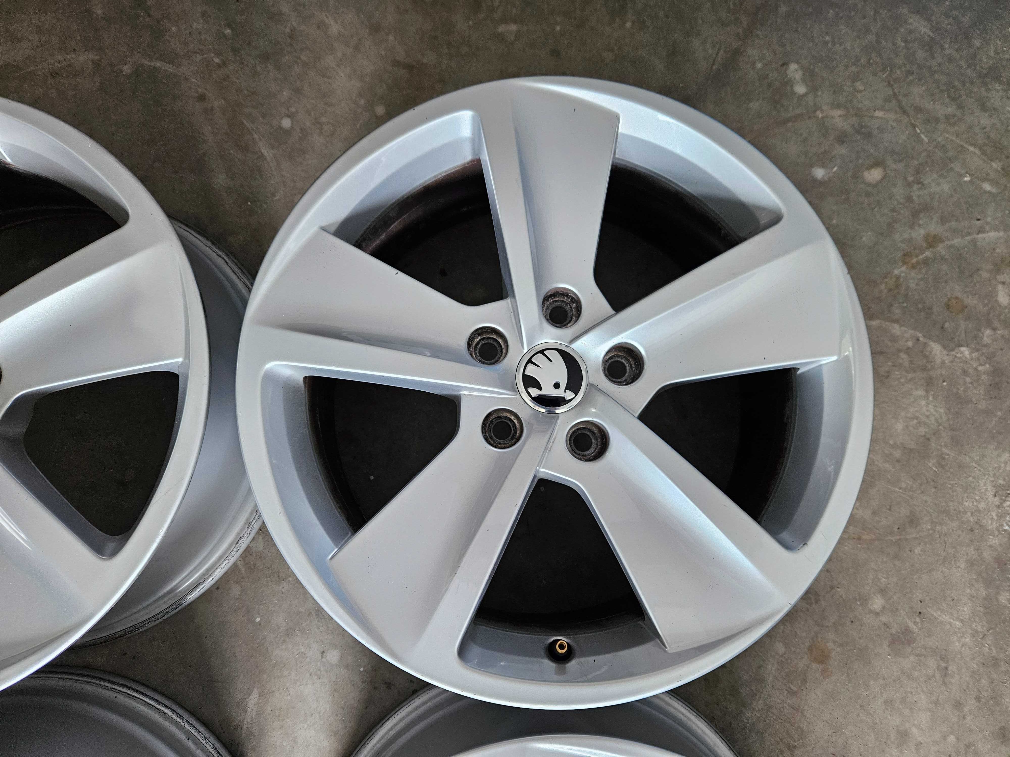 Alufelgi Skoda 17" 5x112 Octavia III IV VRS SuperB Karoq Scout Yeti