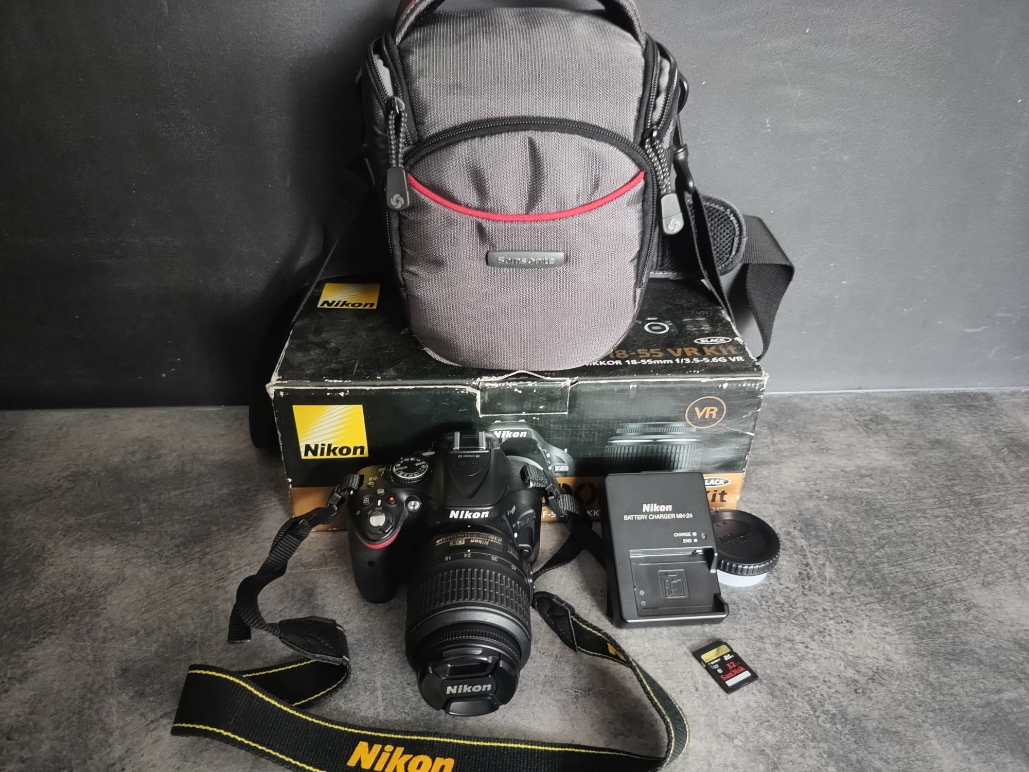 Nikon D5200 obiektyw 18-55 przebieg 4310