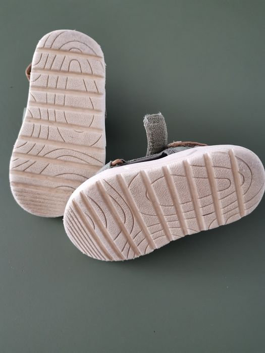 Sandały zielono beżowe Zara