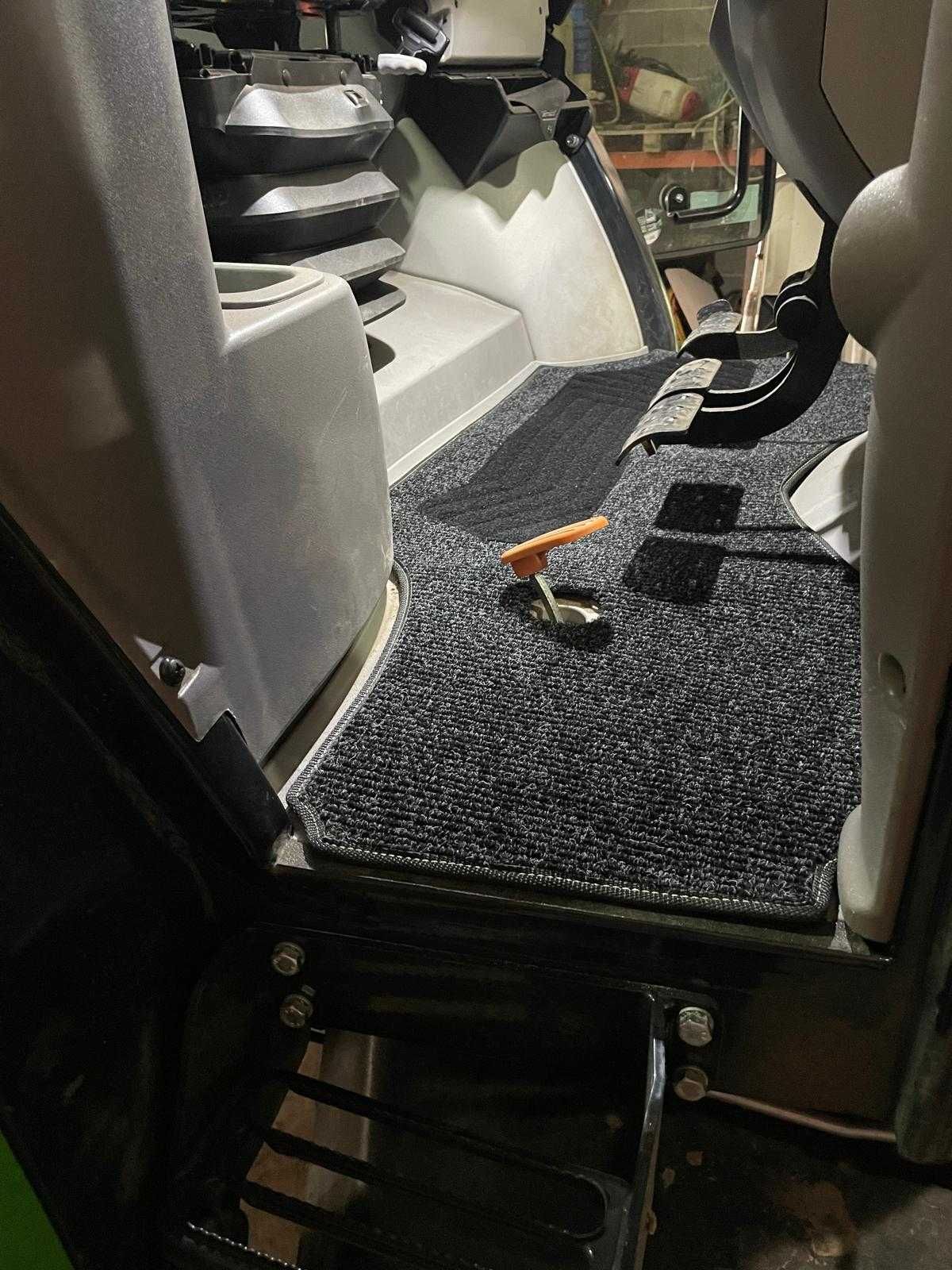 Tapetes para carros, tratores, máquinas, barcos, camiões - CarPed.pt