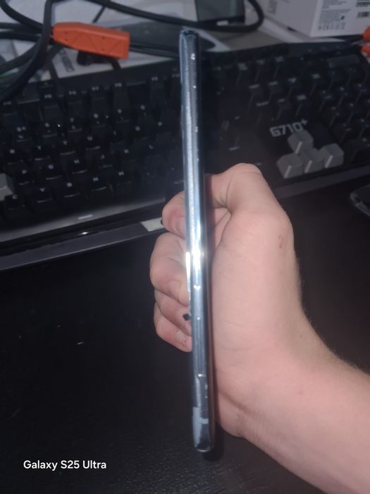 Vendo ecra com carcaça de Samsung S20 partido