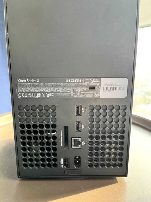 Xbox Series X 1TB + 2 геймпади + Mortal Kombat 11 Диск