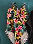 Trzy stroje kąpielowe XL H&M