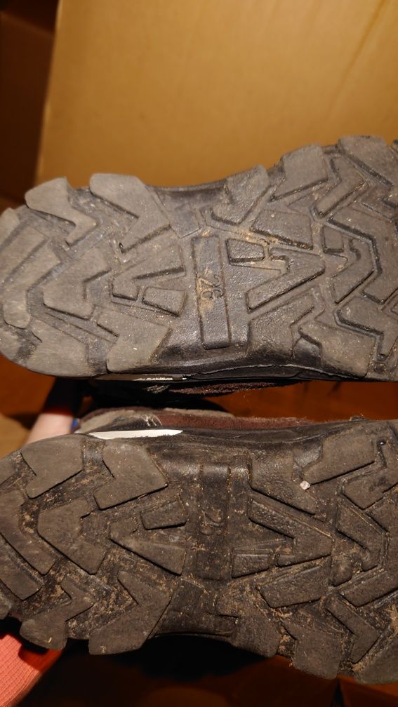 Buty zimowe Bartek 26 po jednym dziecku.