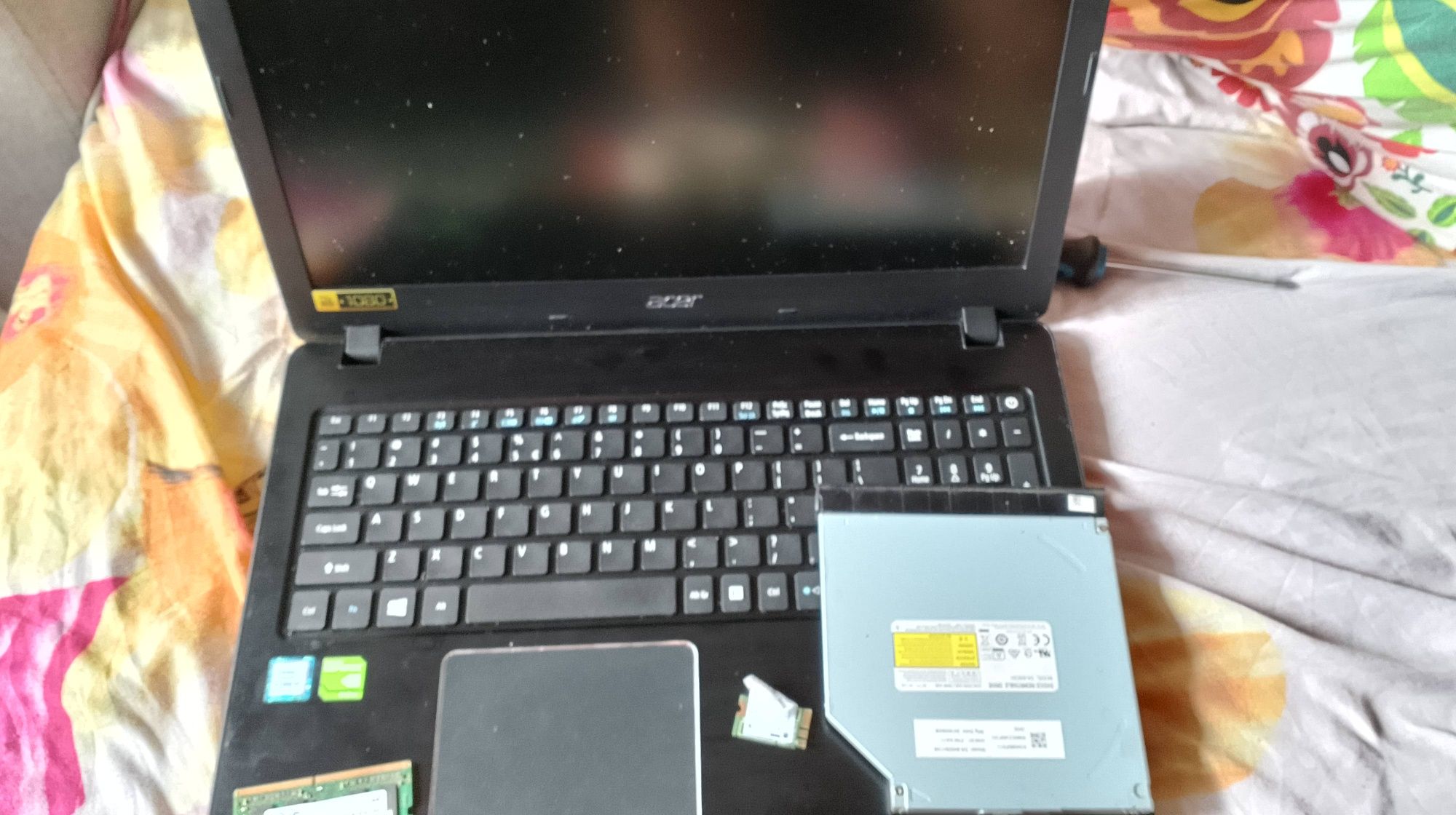 Nowa matryca z klawiaturą do laptopa Acer aspire f15 f5-573G 58-T1