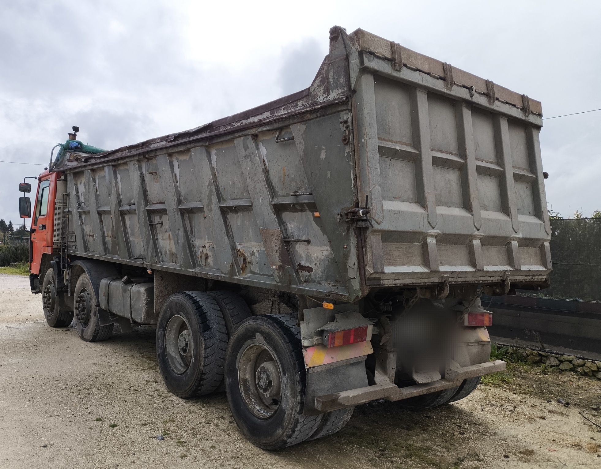Volvo FL10 basculante
