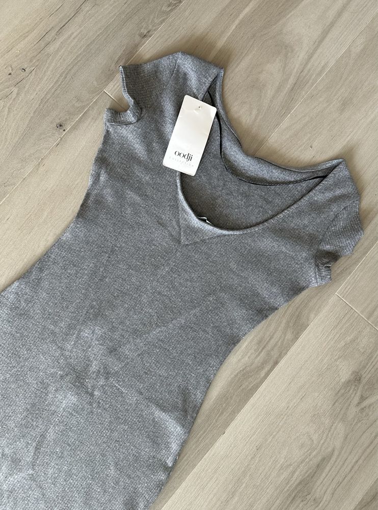 Сукня плісе святкова беж нюд в рубчик zara плаття s