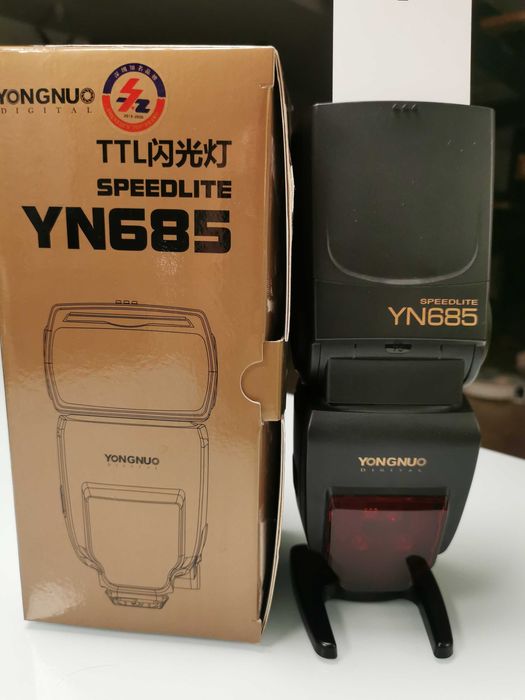Lampa błyskowa YONGNUO YN685 oraz 2 wyzwalacze yongnuo RF605N do Nikon
