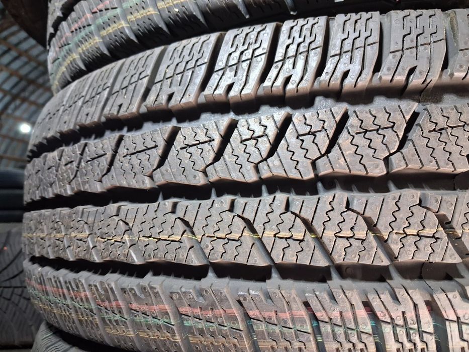 Шини зимові 205/65 R16C Continental VanContact Winter