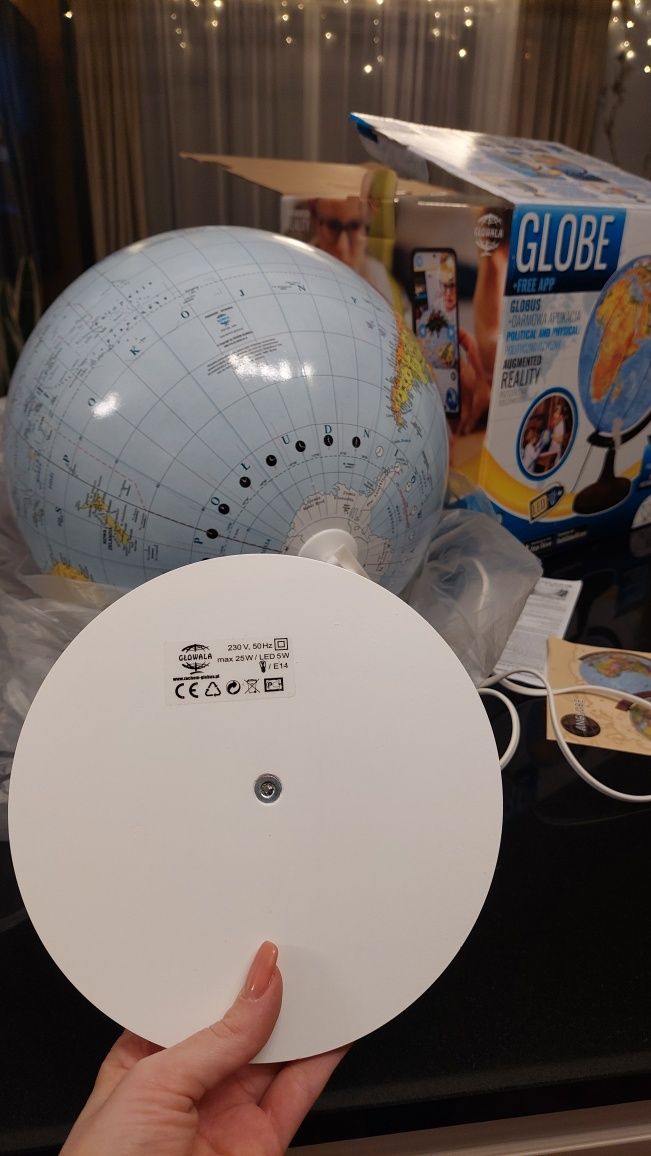 Globus 320mm PODŚWIETLANY 2w1 BIAŁA STOPKA DREWNO, + aplikacja , NA PR