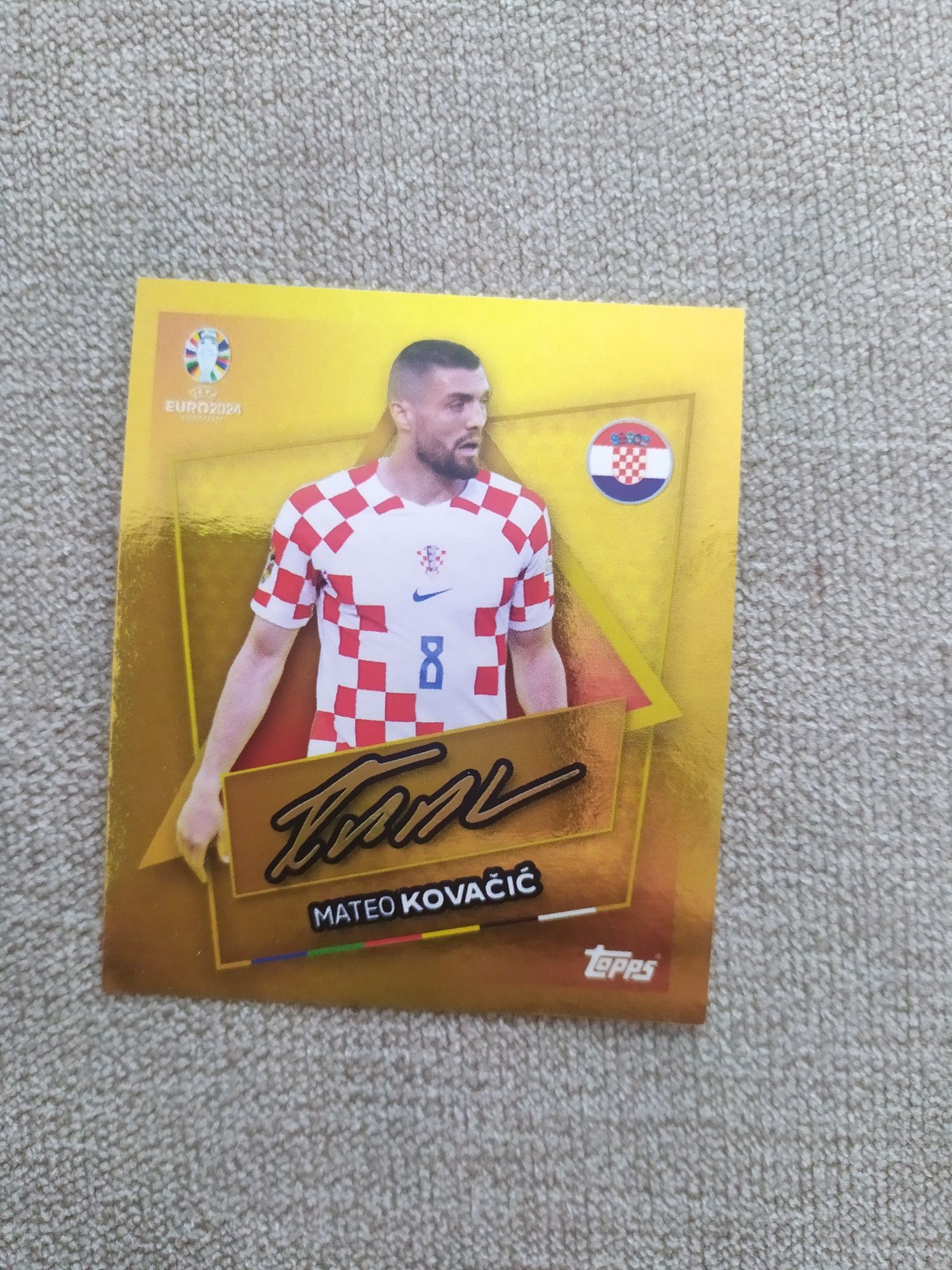 Złota naklejka euro 2024 topps cro sp