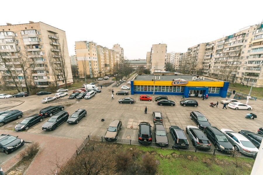 Посуточно  квартира Оболонский пр-кт 36Д м. героев днепра