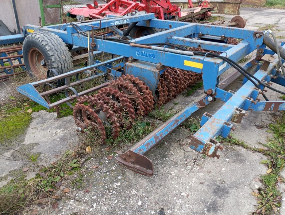 Agregat uprawowy poł zawieszany dalbo