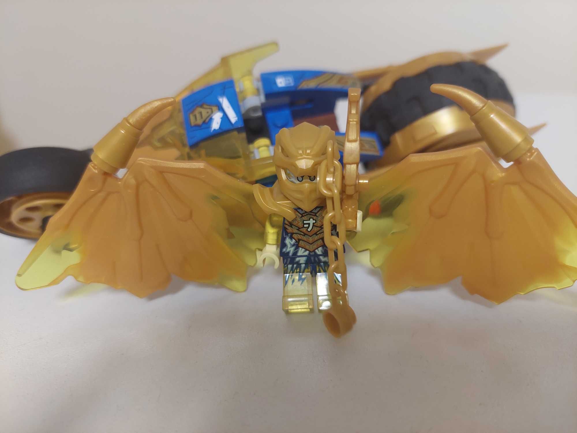 LEGO Ninjago 71768 - Złoty smoczy motocykl Jaya