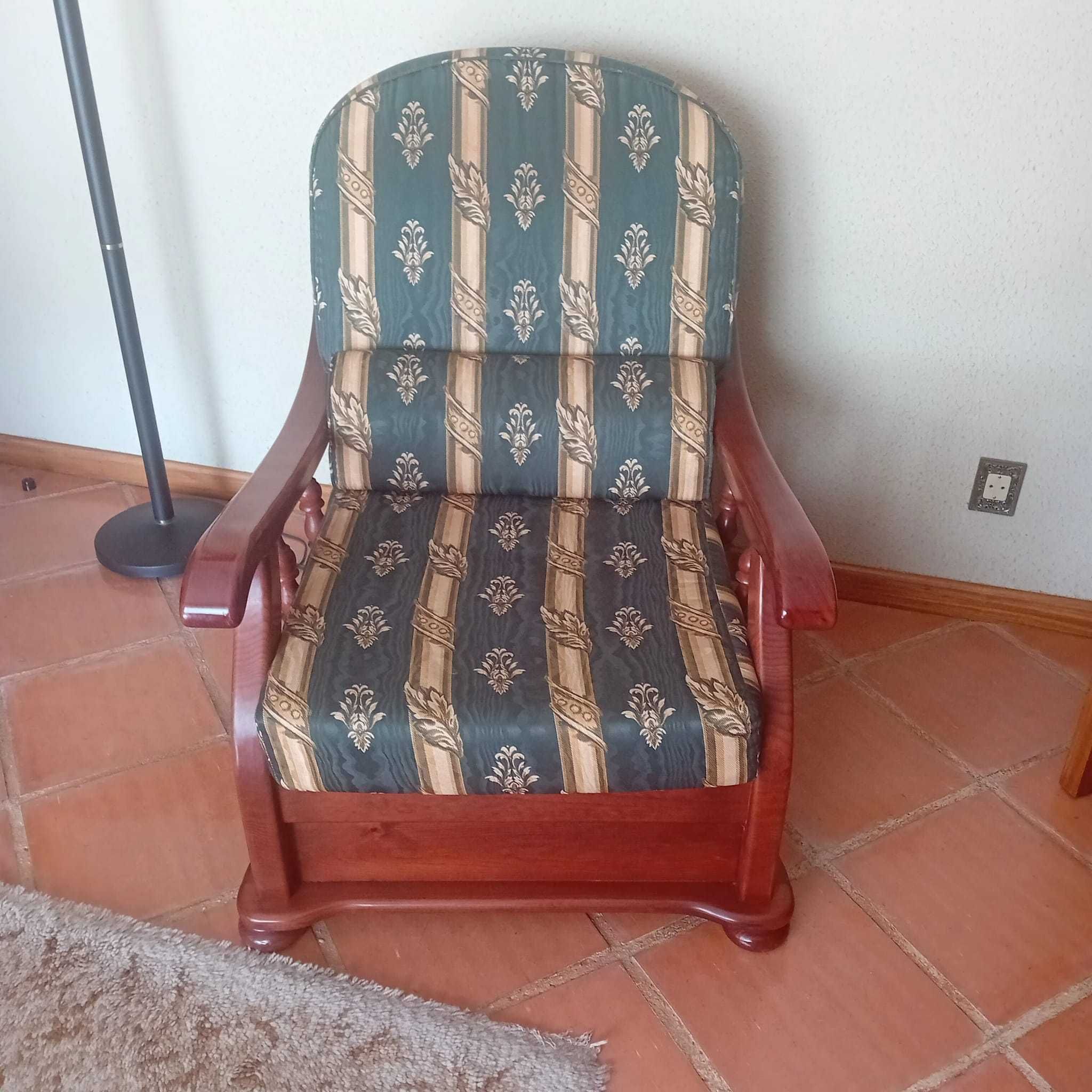 conjunto 3 sofás: sofá cama e 2 sofás individuais