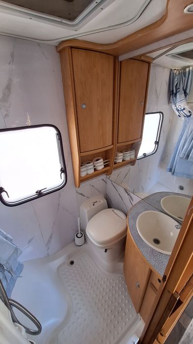 Alugo autocaravana 4 pessoas