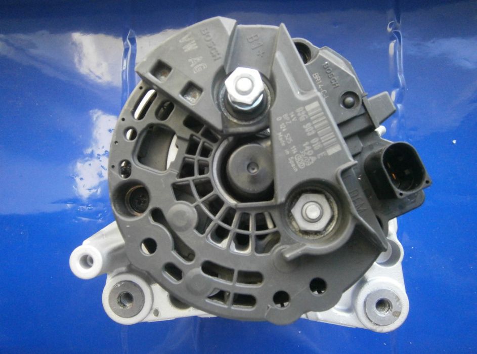 Alternator Audi A4 B8 A5 Q5 2.0 TDI VW Golf VII 1.6 TDI 03G903016E