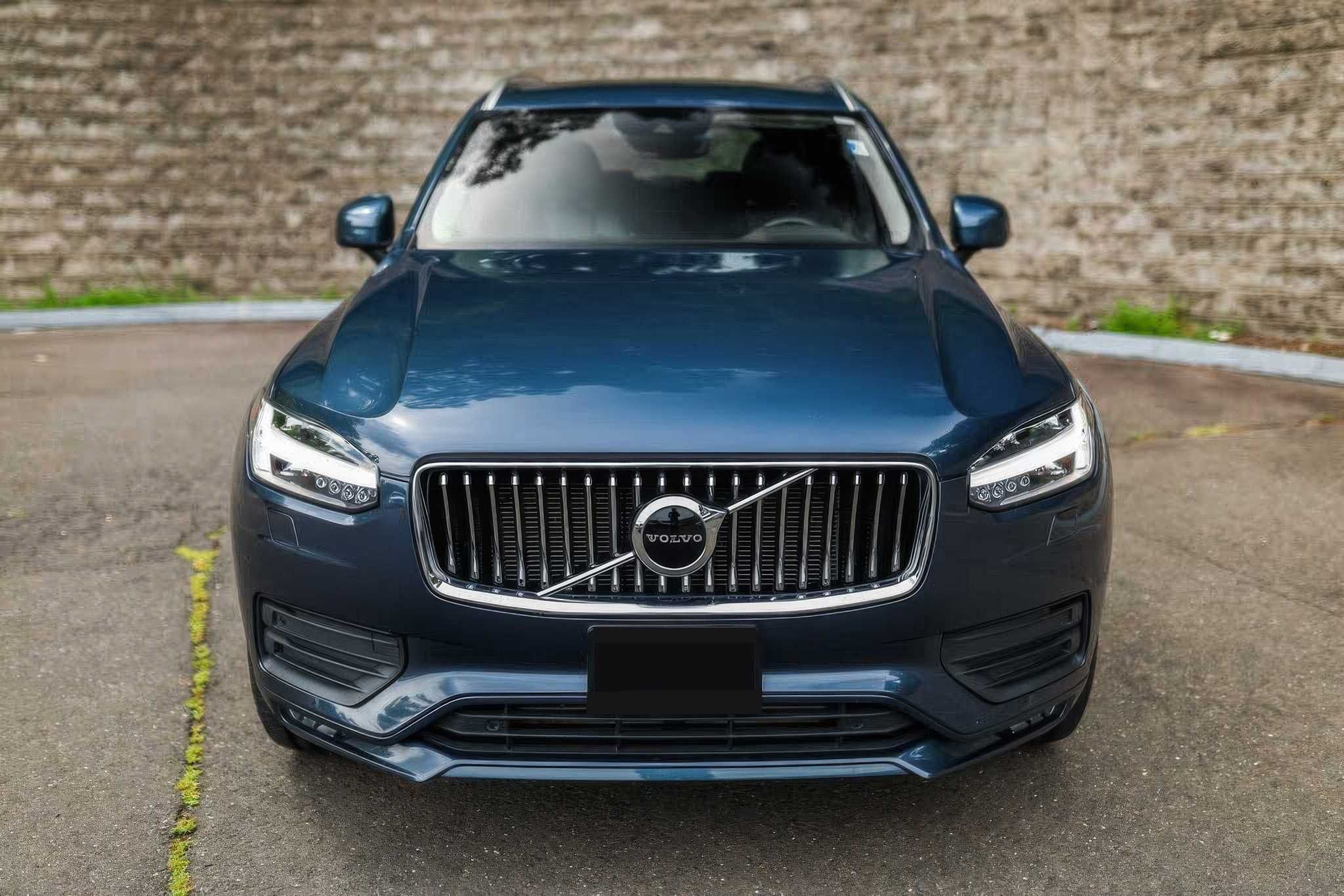 2021 Volvo XC90 T6 Momentum 7-Passenger AWD