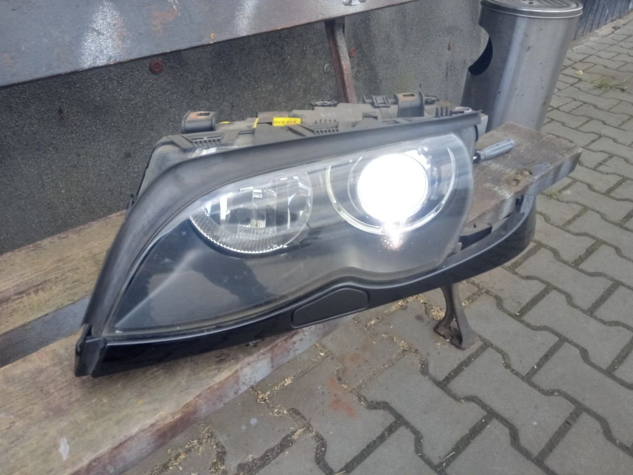 Lampa lewa bi-xenon bmw e46 po lift Europa