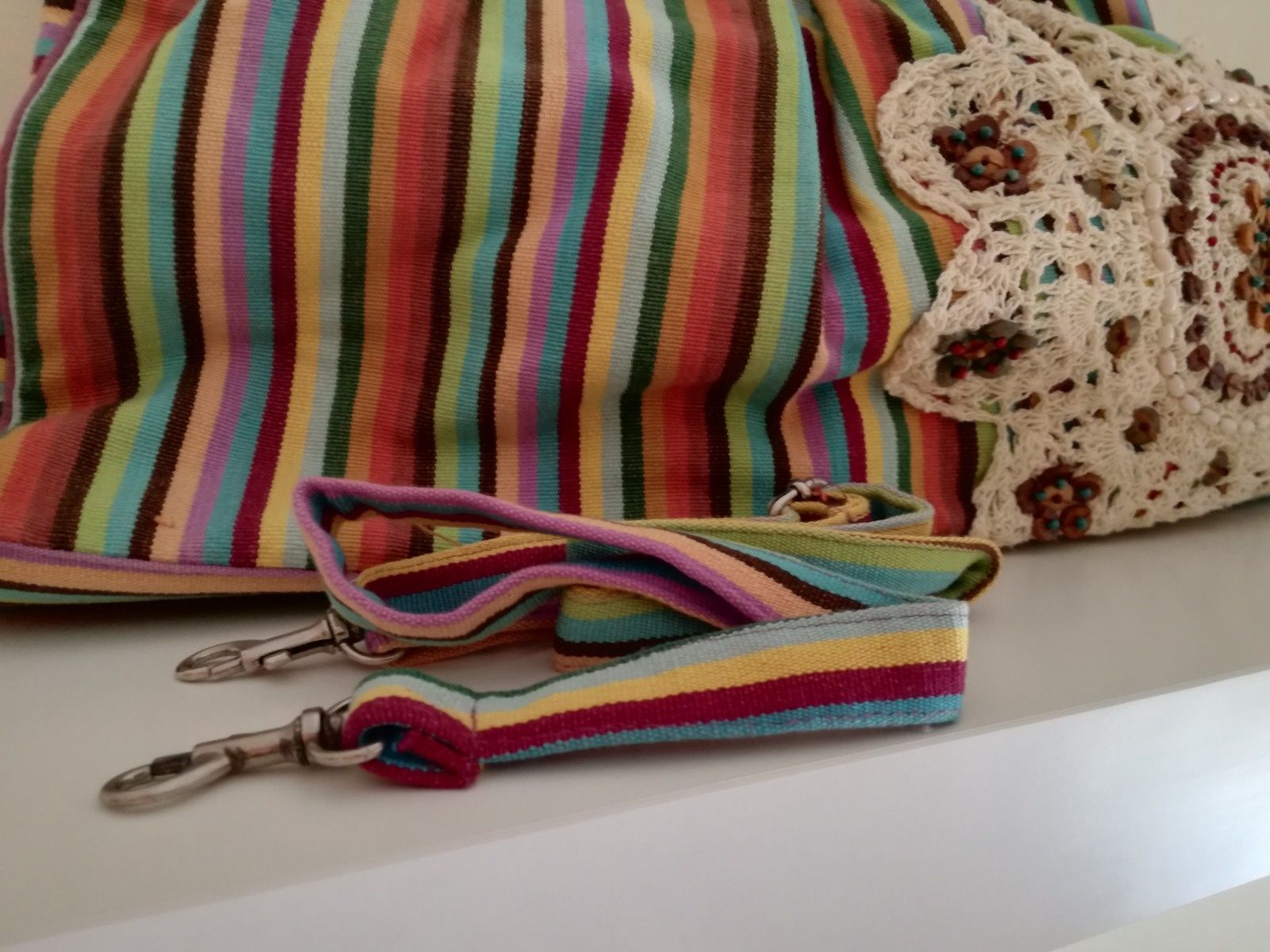 Bolsa em tecido às riscas