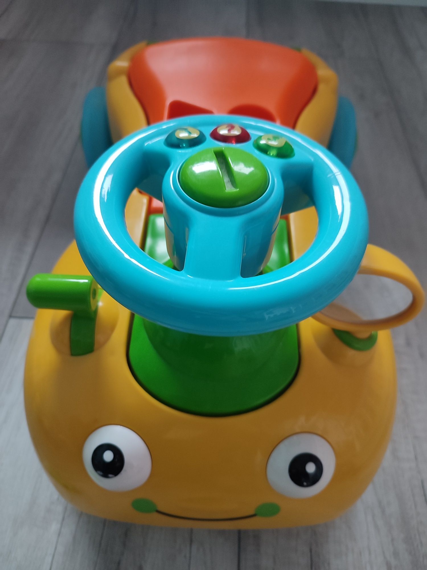 Samochód,jeździk, pchacz, auto do odpychania, wydaje dzwięki