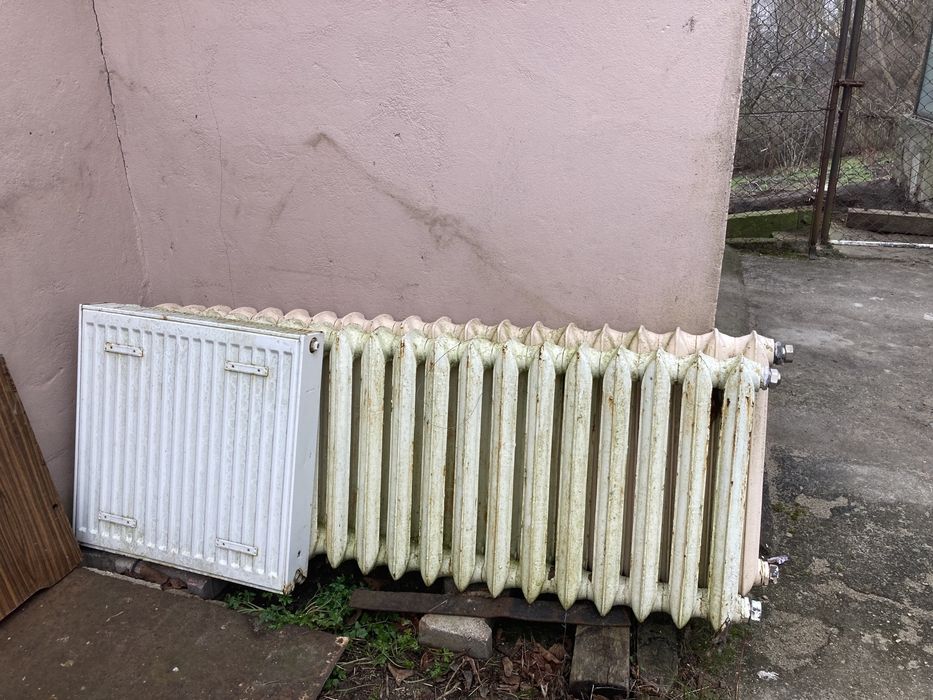 2 grzejniki żeliwne  po 20 żeberek