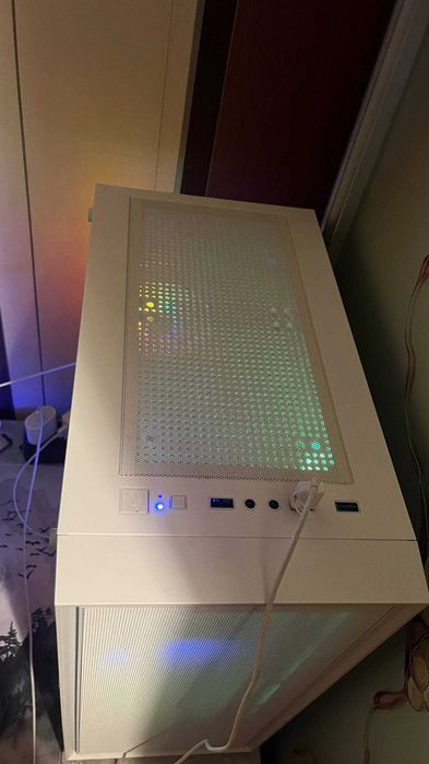Ігровий комп'ютер в ідеальному стані