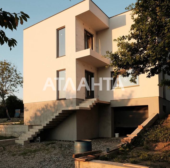 Hi-Tech будинок з панорамними краєвидами (р-н Роша-клуб)