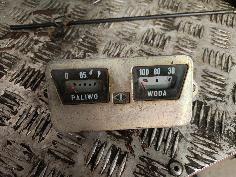 Stary zegar wody syrena fso