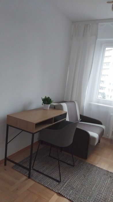 Pokój w jasnym mieszkaniu