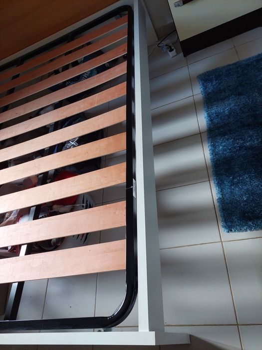 Cama com estrado 150×190