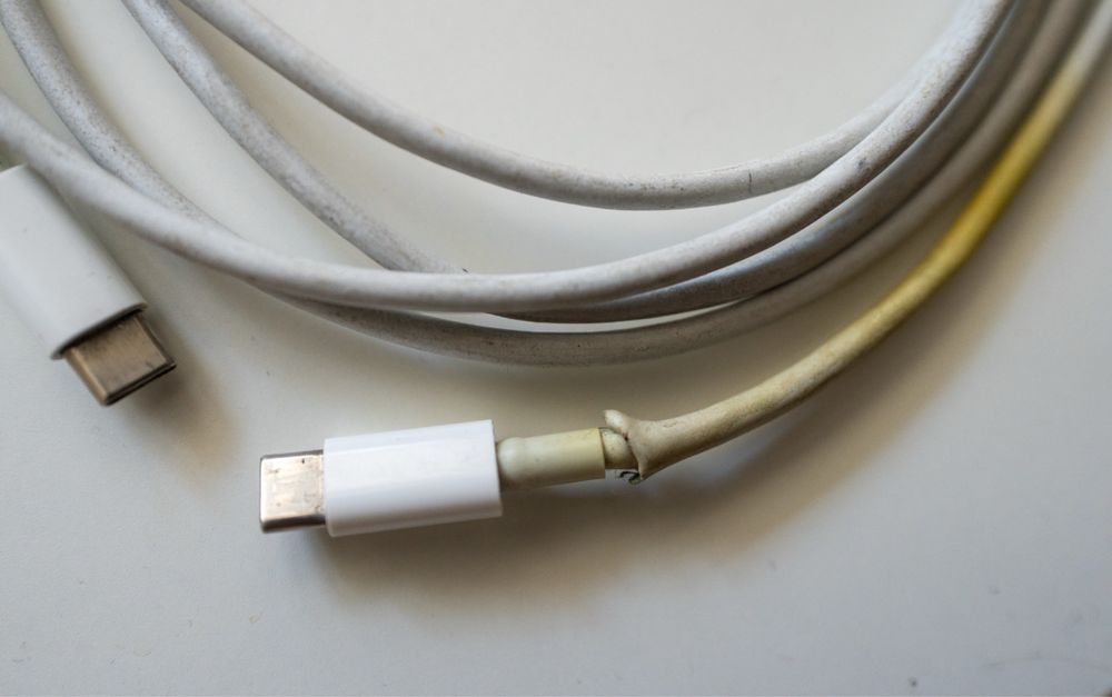 Різні проводи (робочі і під запчастини; Energea; airpod, неробочий)